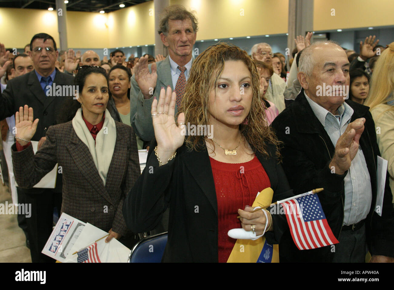 Miami Beach Florida,Convention Center,centre,US Citizenship Ceremony,nouveaux citoyens,gage d'allégeance,FL121804036 Banque D'Images