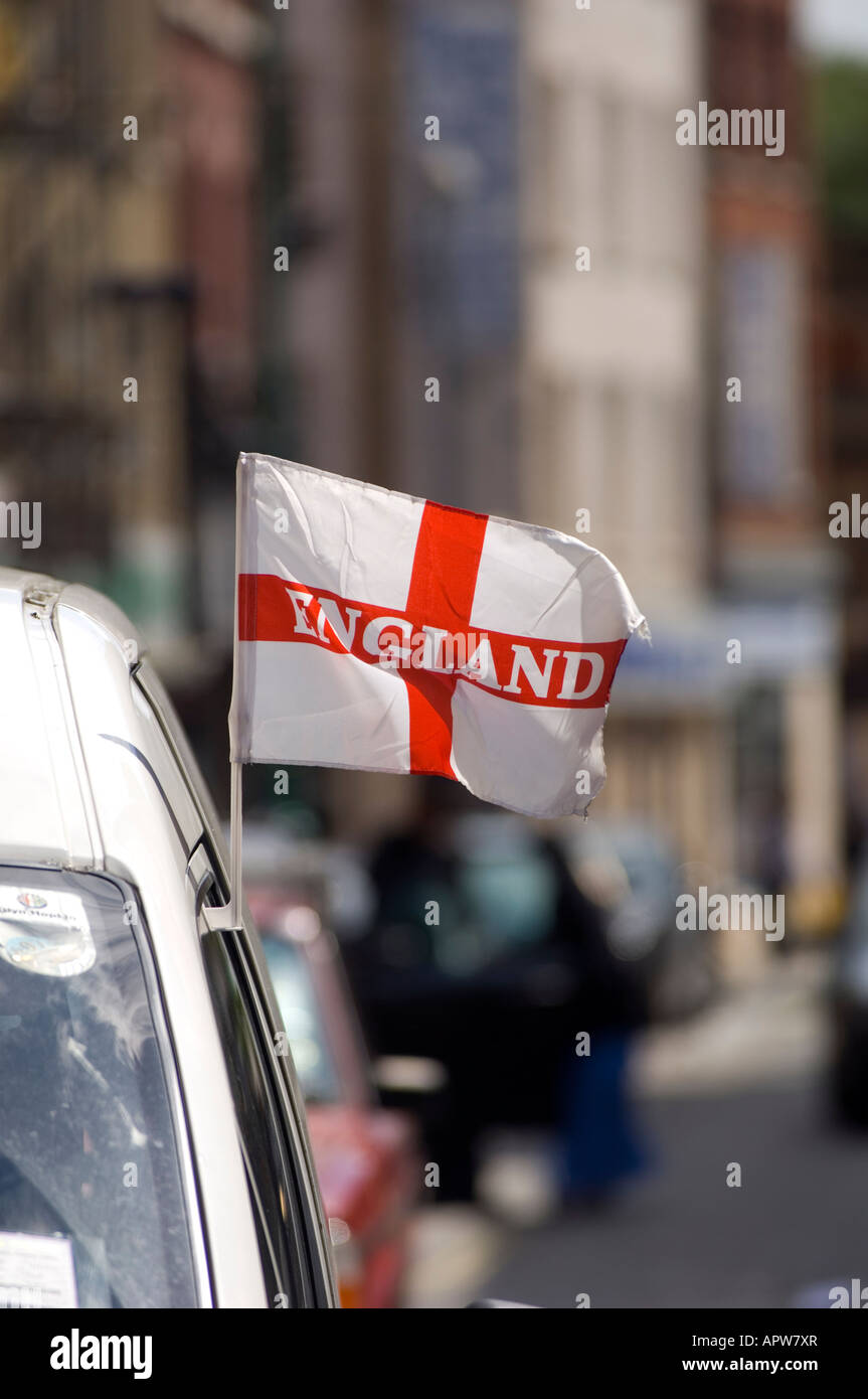 Drapeau de l'Angleterre sur une camionnette blanche London United Kingdom Banque D'Images