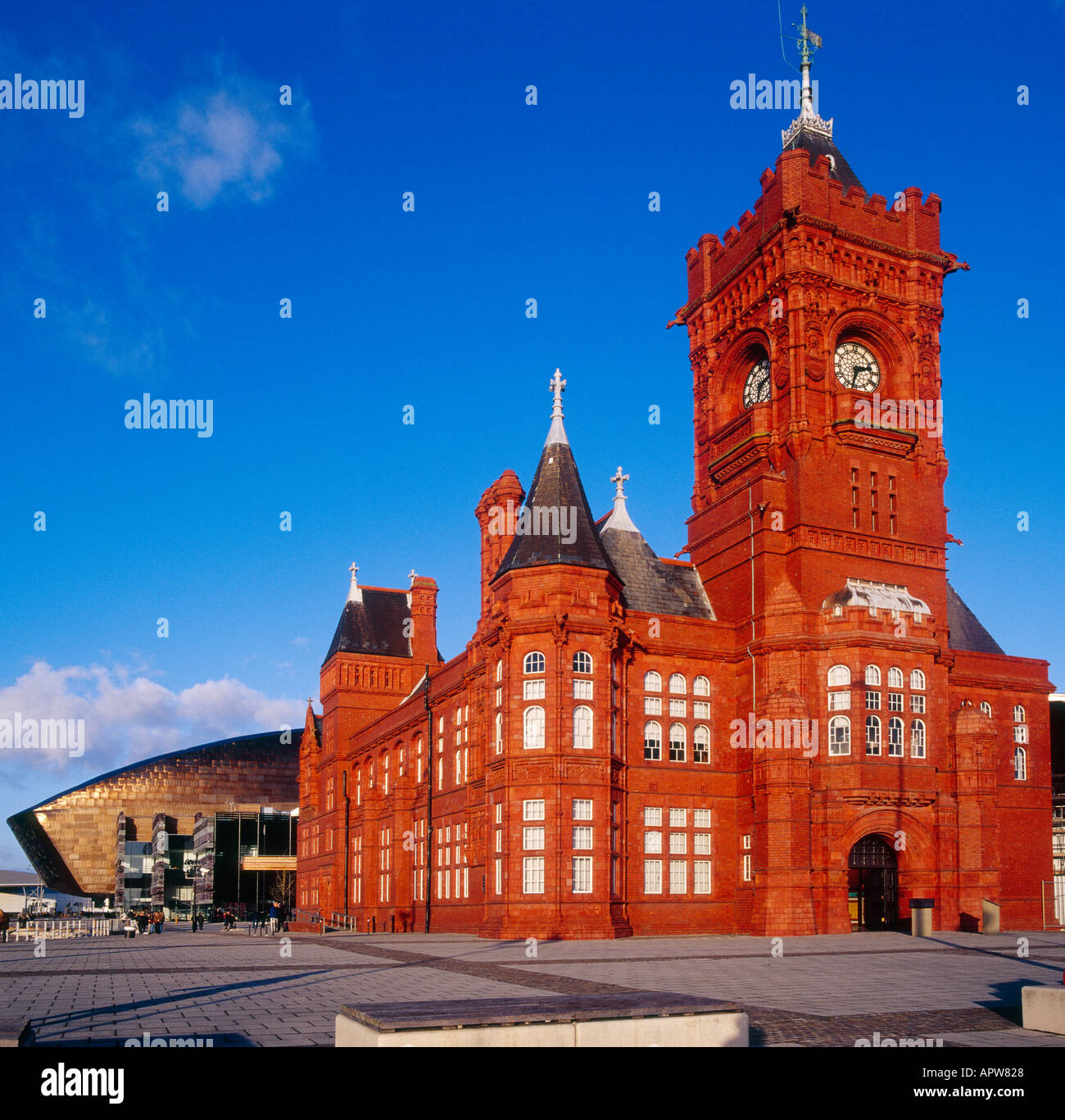 Pierhead Building et Wales Millennium Centre de Cardiff Bay Banque D'Images