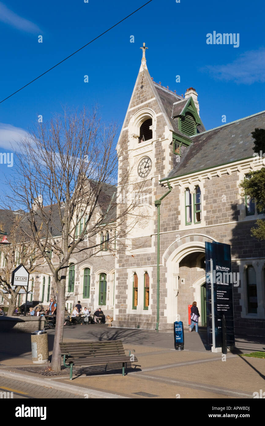Christchurch Nouvelle Zélande 19e siècle revivaliste gothique Arts Center Building 1874 entrée de la tour de l'horloge et cafe Banque D'Images