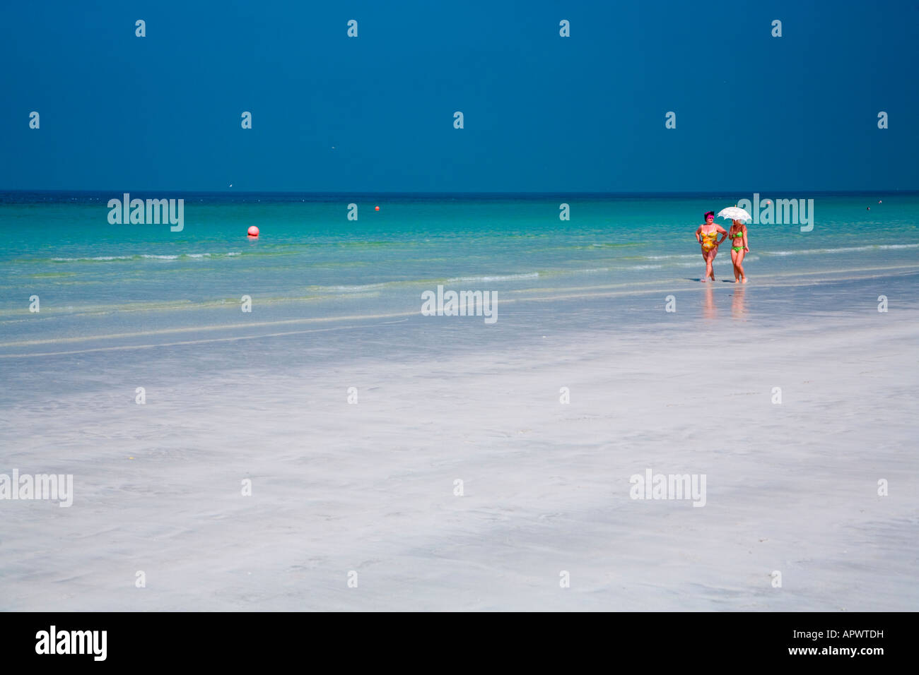Le Kempinski Beach Club, le Kempinski Hotel Ajman, Émirats arabes unis Banque D'Images
