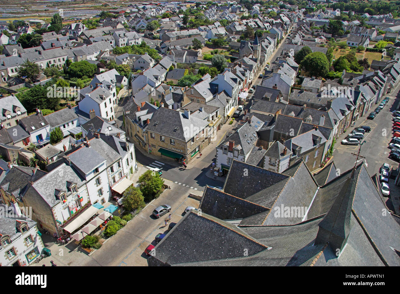 Vue depuis la tour de l'église Saint Guénolé, Bâtz sur Mer, Bretagne, France Banque D'Images