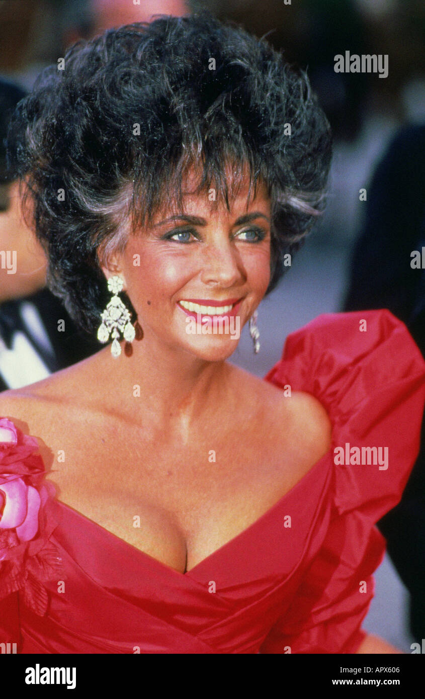 ELIZABETH TAYLOR au Festival de Cannes en 1987 Banque D'Images