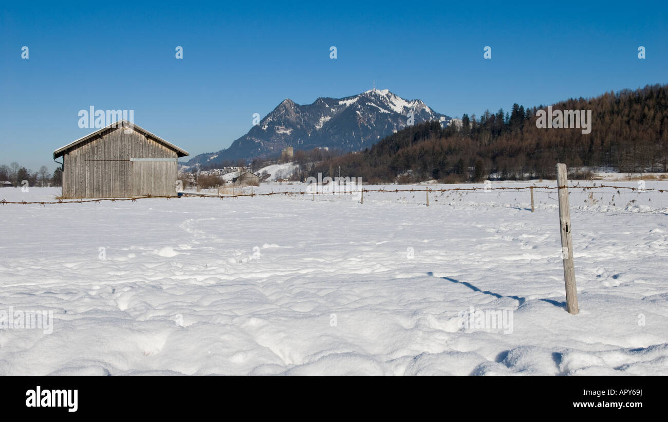 Paysage d'hiver et Gruenten Altstaedten entre montagne, et l'Allemagne Bavière Oberallgaeu Fischen Banque D'Images