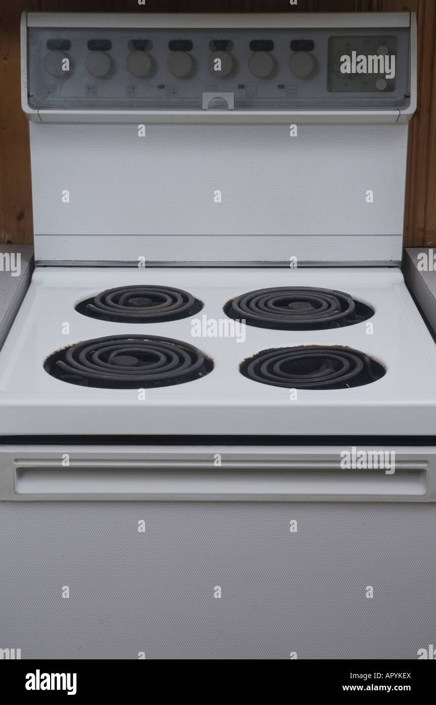 Unique Appliances Cuisinière électrique rétro avec four à convection  Classic Rétro, 30 po