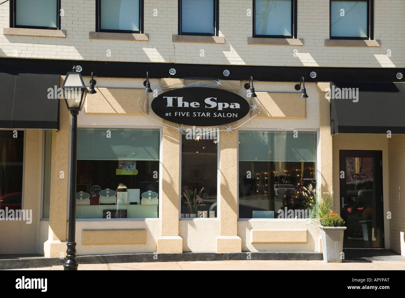 L'Est de l'IOWA Davenport extérieur de la Spa l'extérieur du bâtiment dans la région de Downtown Historic District Banque D'Images L'Est de l'IOWA Davenport extérieur de la Spa l'extérieur du bâtiment dans la région de Downtown Historic District Banque D'Images