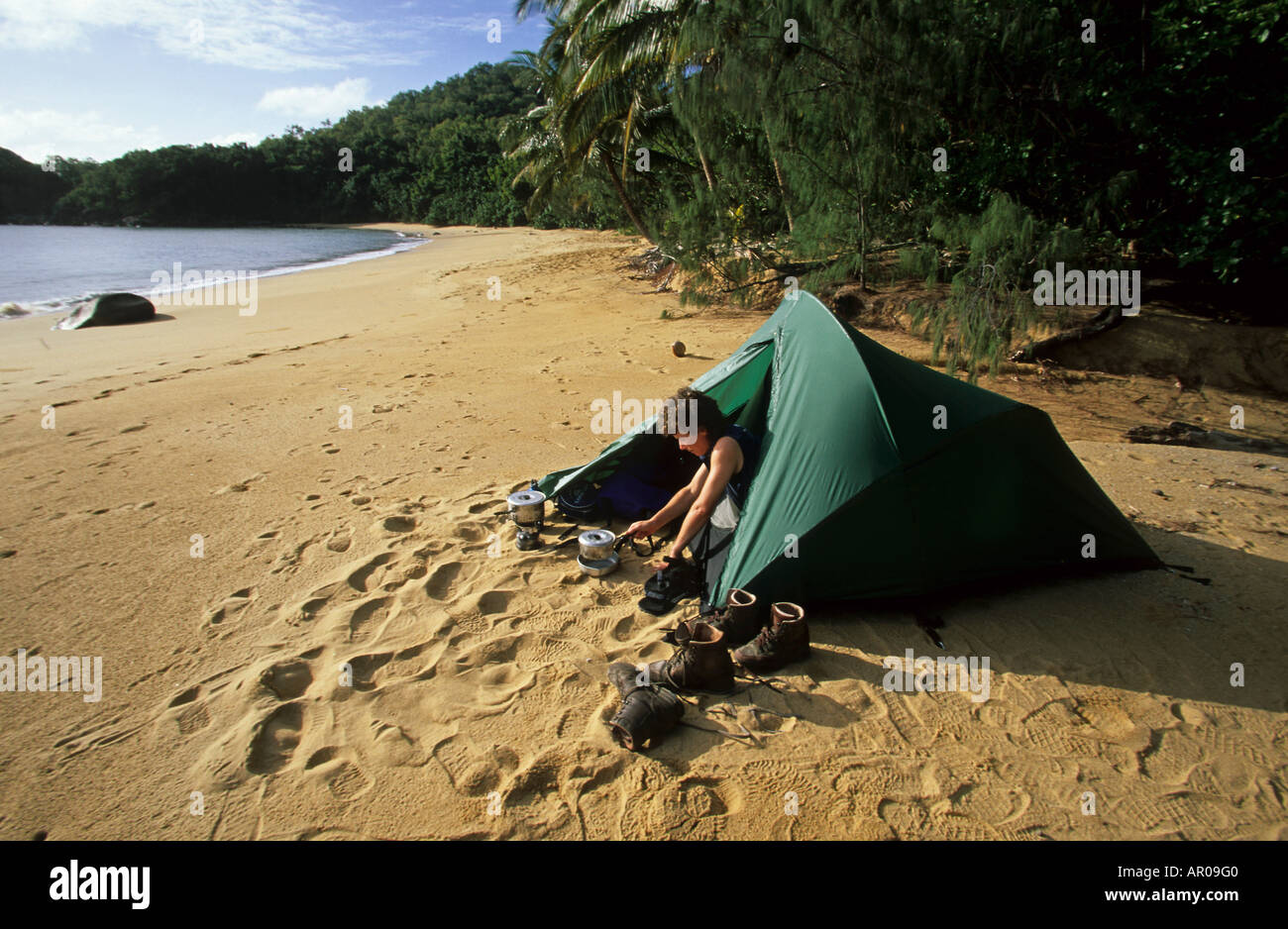 Camping Plage Hinchinbrook, Tropical Island, Queensland, Australie Banque D'Images