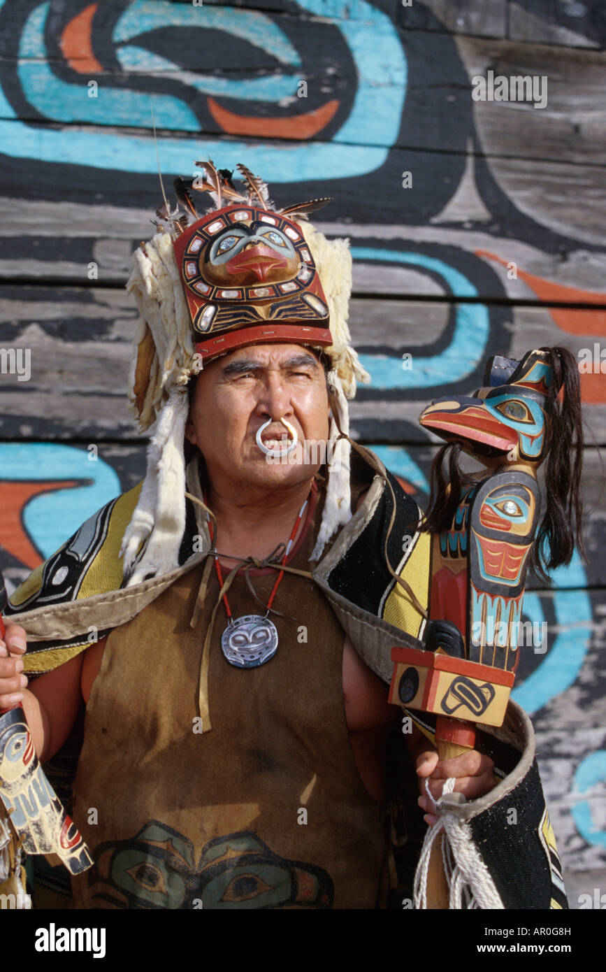 L'homme en couverture Chilkat Tlingit Danseur Chilkat SE AK Banque D'Images