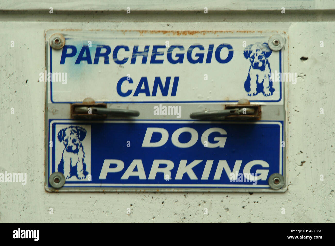Chien parking sign Rome Italie Europe Banque D'Images