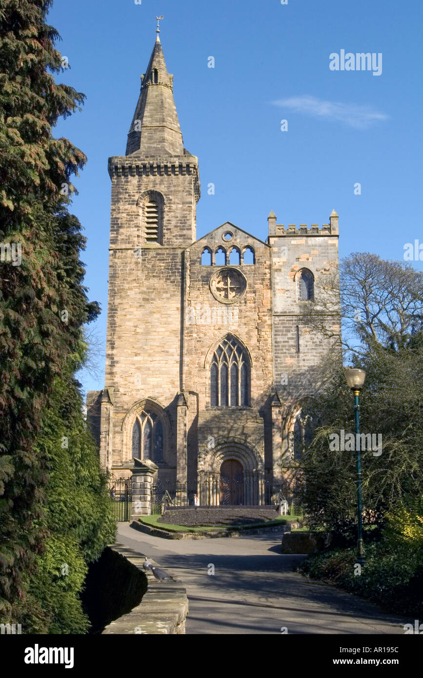 Abbaye de Dunfermline DUNFERMLINE FIFE dh entrée de l'Église d'Andrew Carnegie Parc Pittencrieff Ecosse Banque D'Images