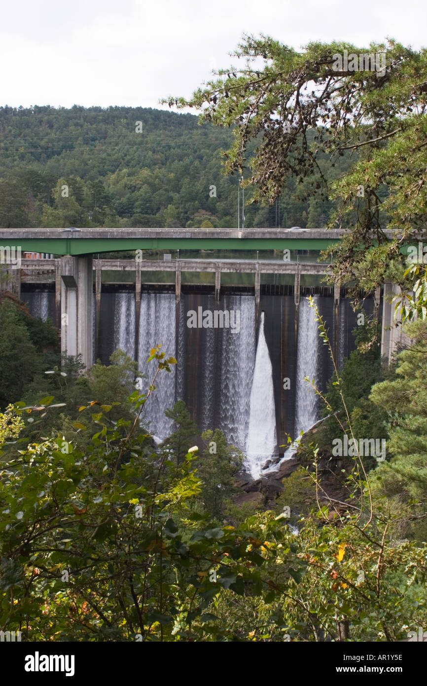 Barrage hydroélectrique sur la rivière à Tallulah Tallulah Gorge située dans le nord de la Géorgie, USA Banque D'Images