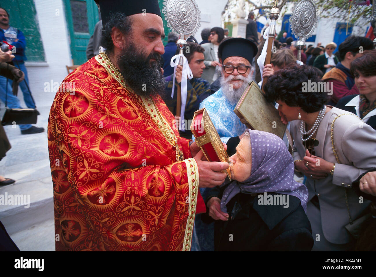 La messe du dimanche de Pâques, le Pirgos, Andros, Cyclades, Grèce Banque D'Images