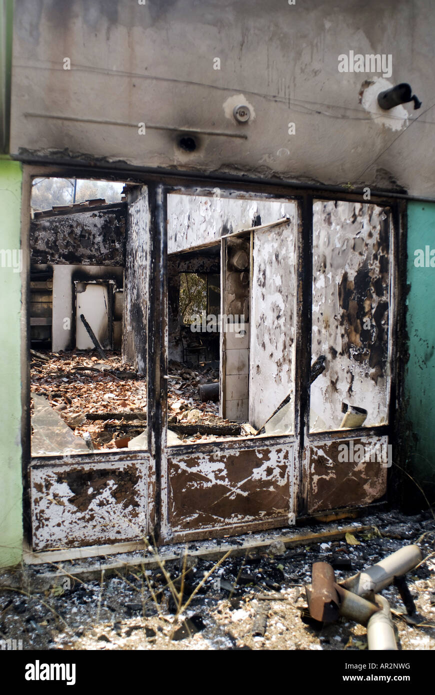 Les incendies de forêts en Grèce à l'été 2007, vue d'une maison brûlée, Grèce, Péloponnèse, Rovetta Banque D'Images