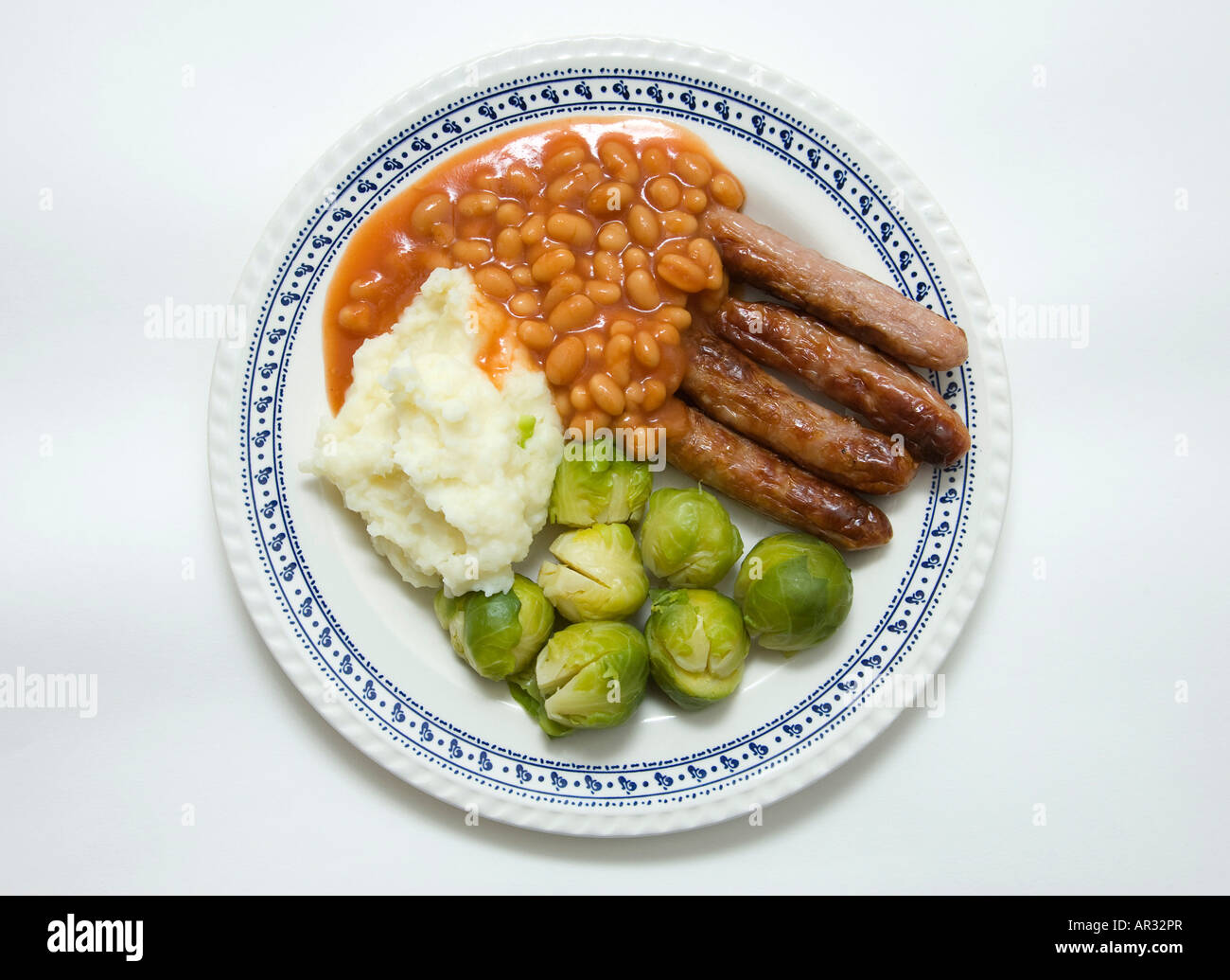 Les germes, fèves au lard, saucisses et purée de pommes de terre délicieux repas Banque D'Images