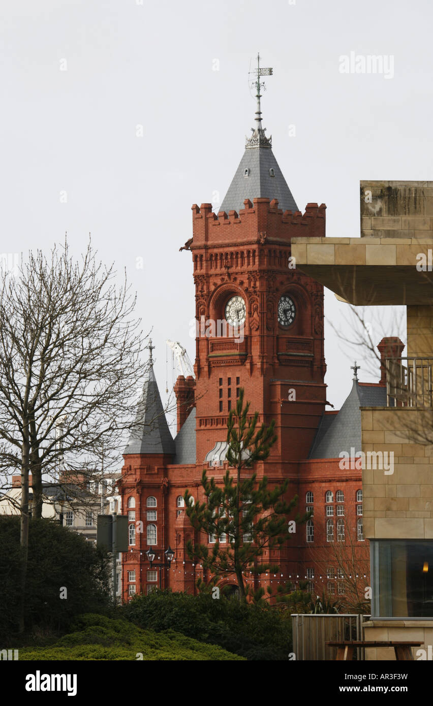 Édifice Renaissance franco-gothique de Pierhead conçu par William Frame, situé à côté de l'Assemblée nationale galloise, baie de Cardiff Banque D'Images