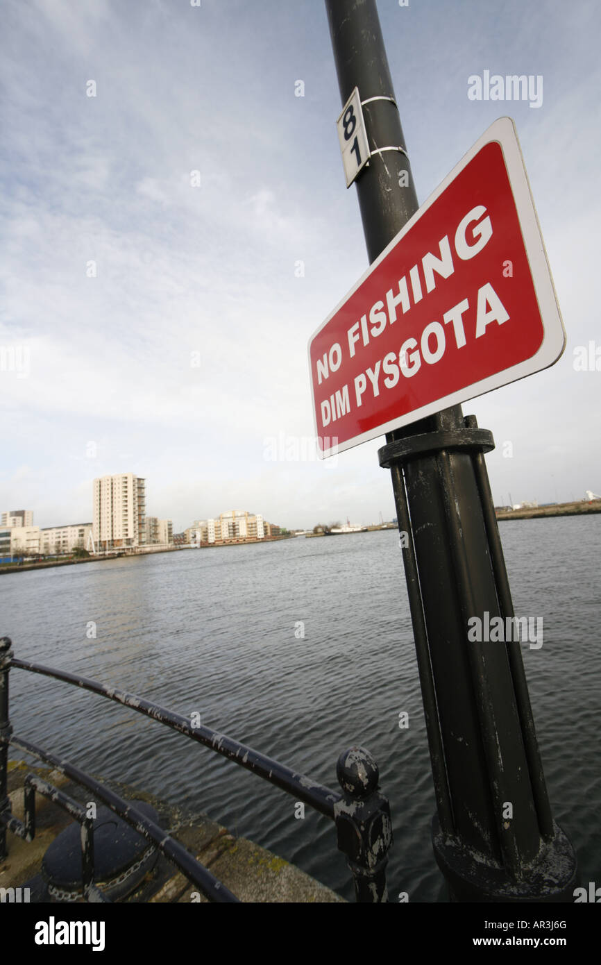 Aucun signe de pêche en anglais et gallois, Docks de Cardiff Banque D'Images