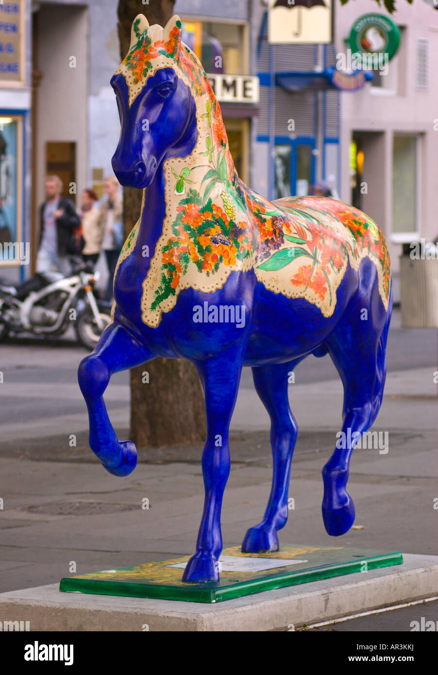 Sculpture de cheval grandeur nature Banque de photographies et d'images à  haute résolution - Alamy
