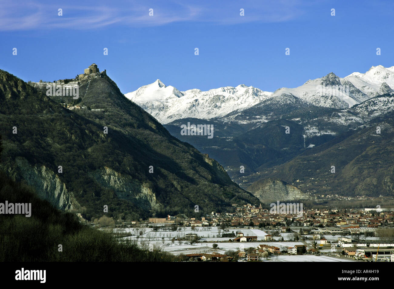 Sacra di San Michele et montagne Rocciamelone Piémont Italie Banque D'Images