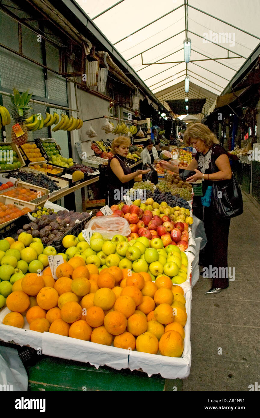 Mercado do Bolhão marché couvert de l'Union européenne Porto Portugal Photo  Stock - Alamy
