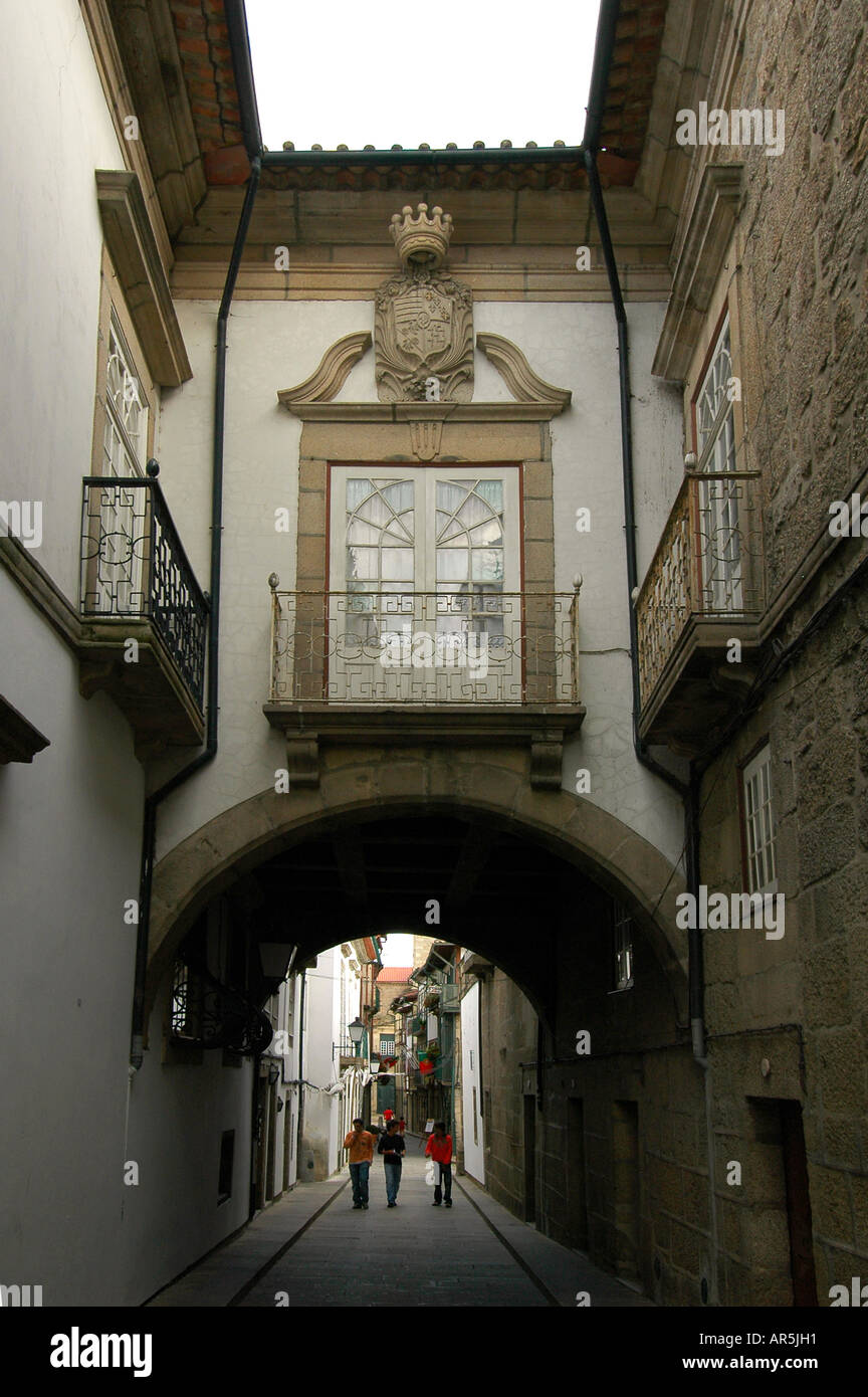Ruelle étroite dans Guimaraes ville Portugal Banque D'Images