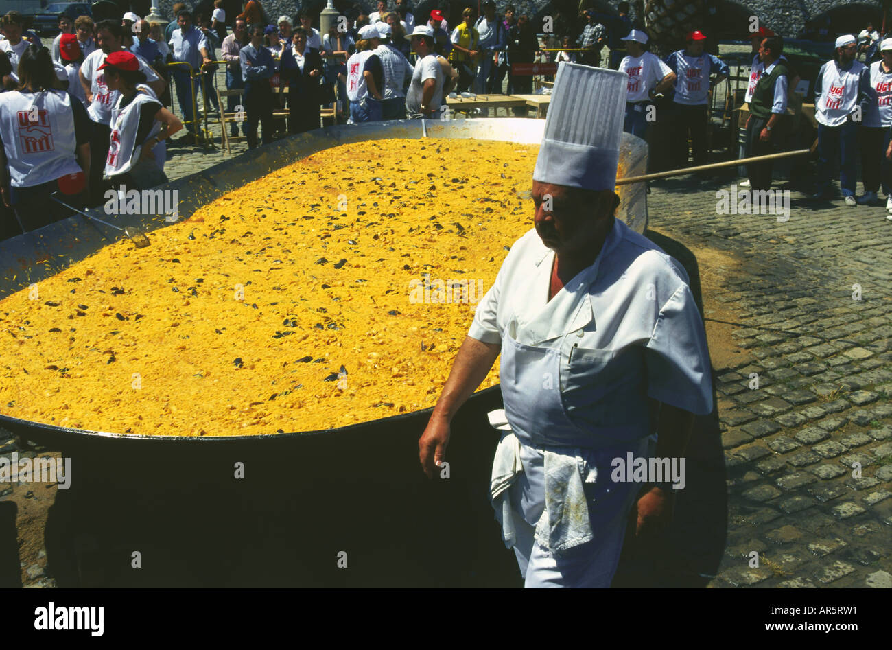 Noodel Giant-Fideua (paella), 1. Mai, Passeig de Colom, Barcelone, Catalogne, Espagne Banque D'Images