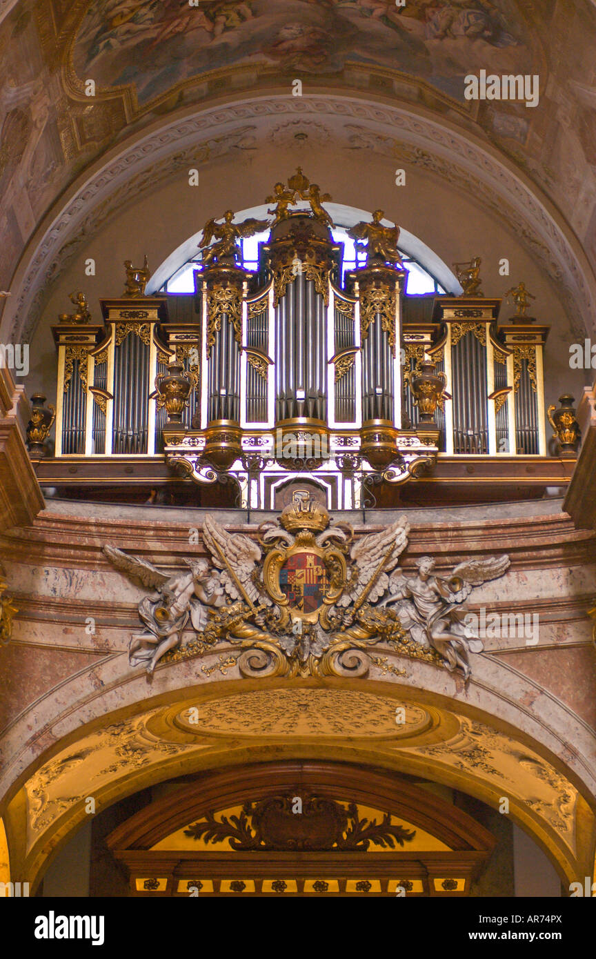 Vienne Autriche orgue dans la Karlskirche Saint Charles s'Église achevée en 1739 l'église baroque est surtout Banque D'Images
