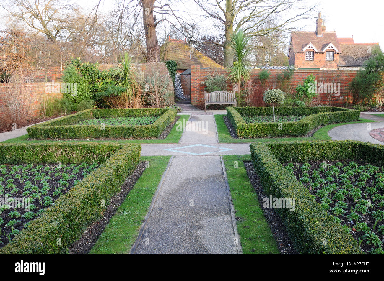 Jardins Southover Grange en hiver, Lewes, East Sussex, Angleterre Banque D'Images