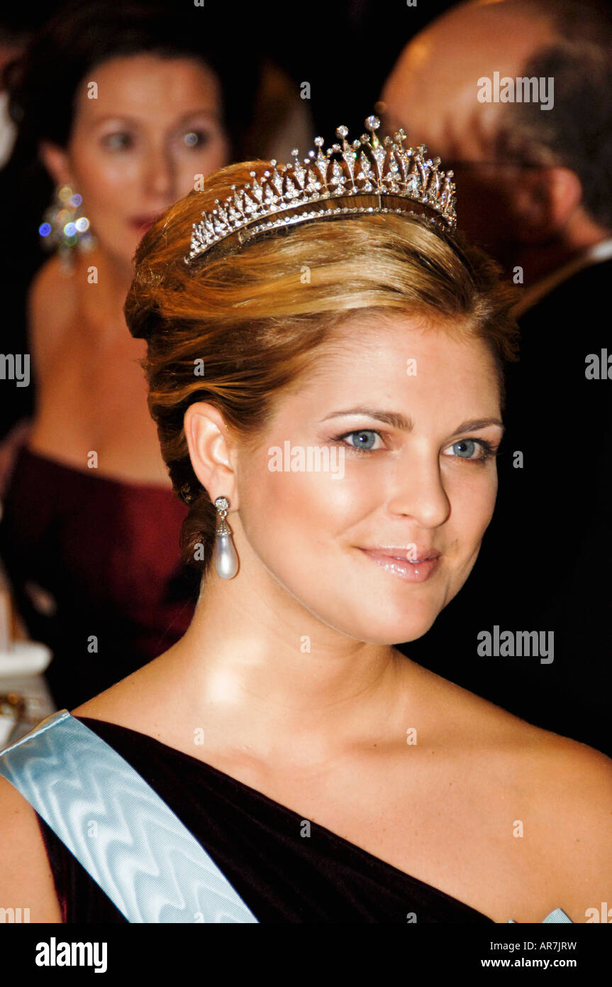 La Princesse Madeleine de Suède au dîner de gala en l'honneur des lauréats du Prix Nobel de la paix dans la salle Bleue de l'Hôtel de Ville de Stockholm Banque D'Images