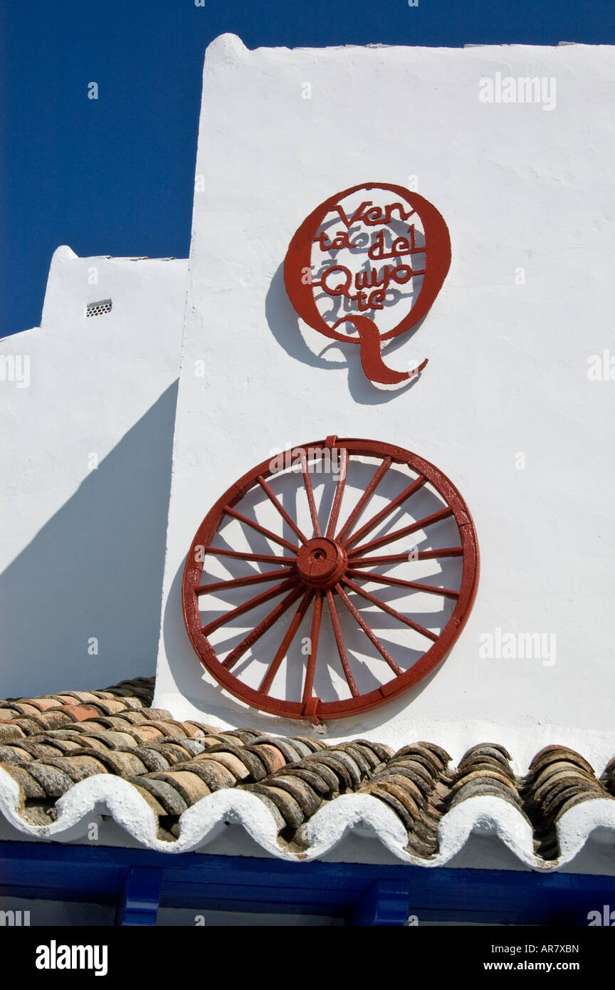 Design extérieur mur blanc de 'Hotel Venta del Quichotte', Puerto Lapice, La Mancha, Espagne Banque D'Images