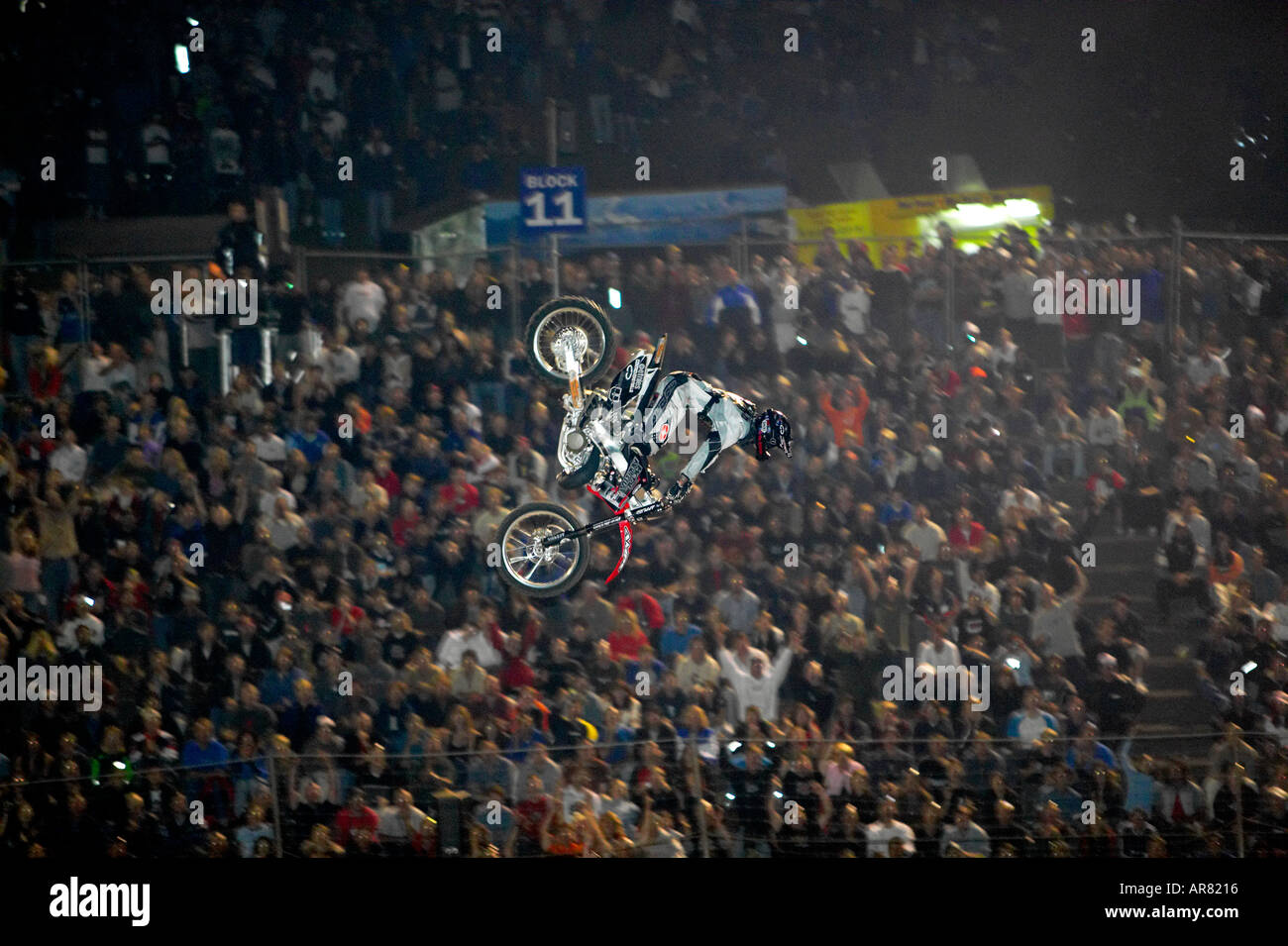 Démons croûté agression Global Tour 2004 Freestyle moto x modèle libéré Banque D'Images