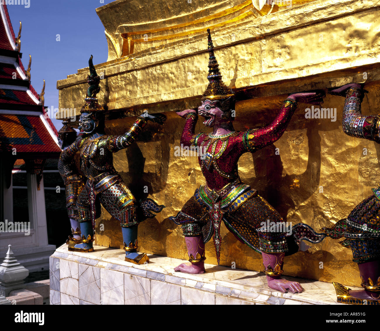 Sculptures ornementales au Wat Phrae Khao Temple, Bangkok, Thaïlande. Banque D'Images