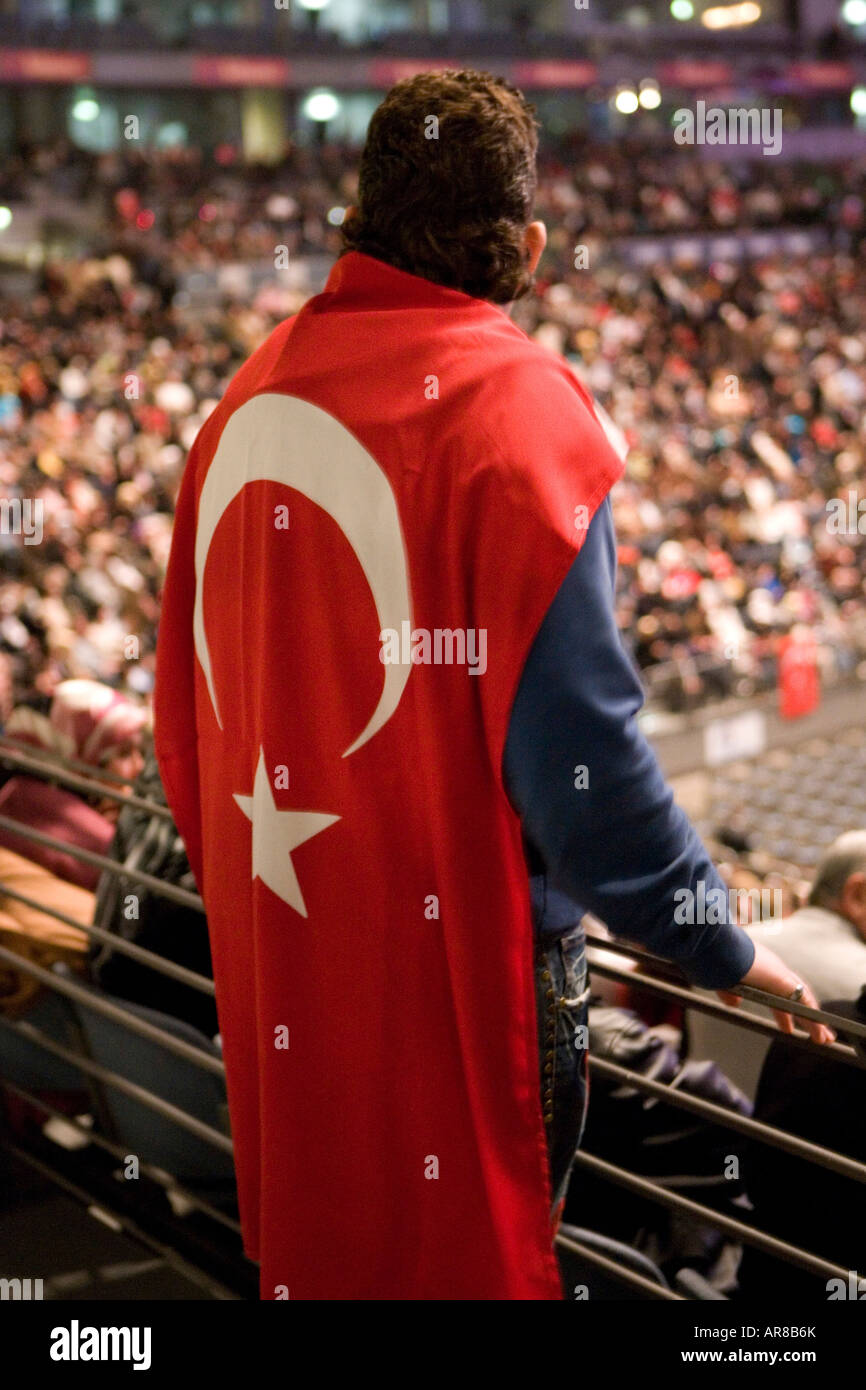 Jeune Homme Avec Un Drapeau Turc Photo Stock Alamy