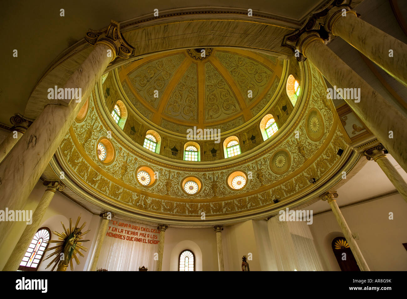 Alajuela Costa Rica dôme coupole peinte de la cathédrale reconstruite après séisme de 1991 Banque D'Images