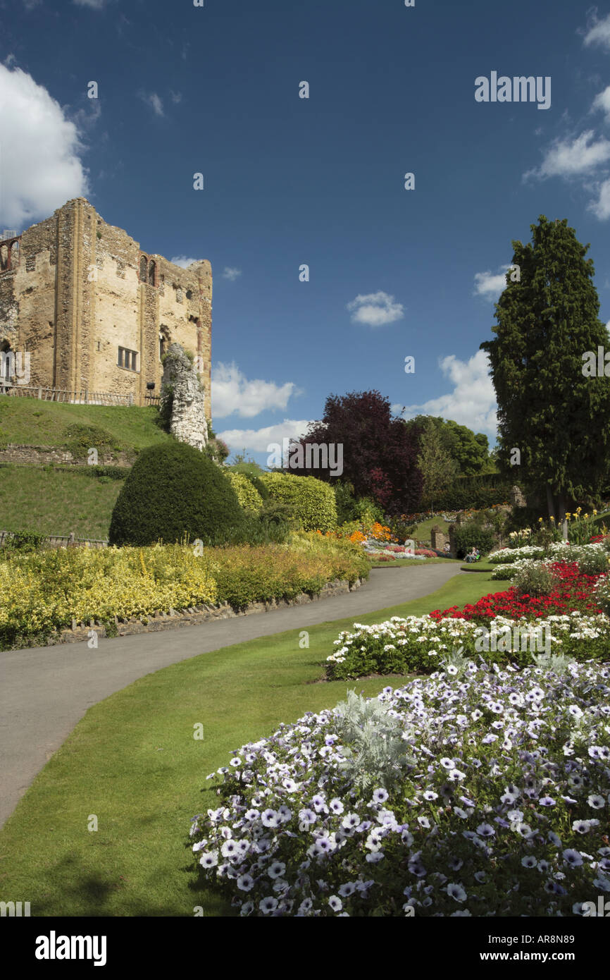 Donjon du Château de Guildford Surrey Angleterre & Gardens Banque D'Images