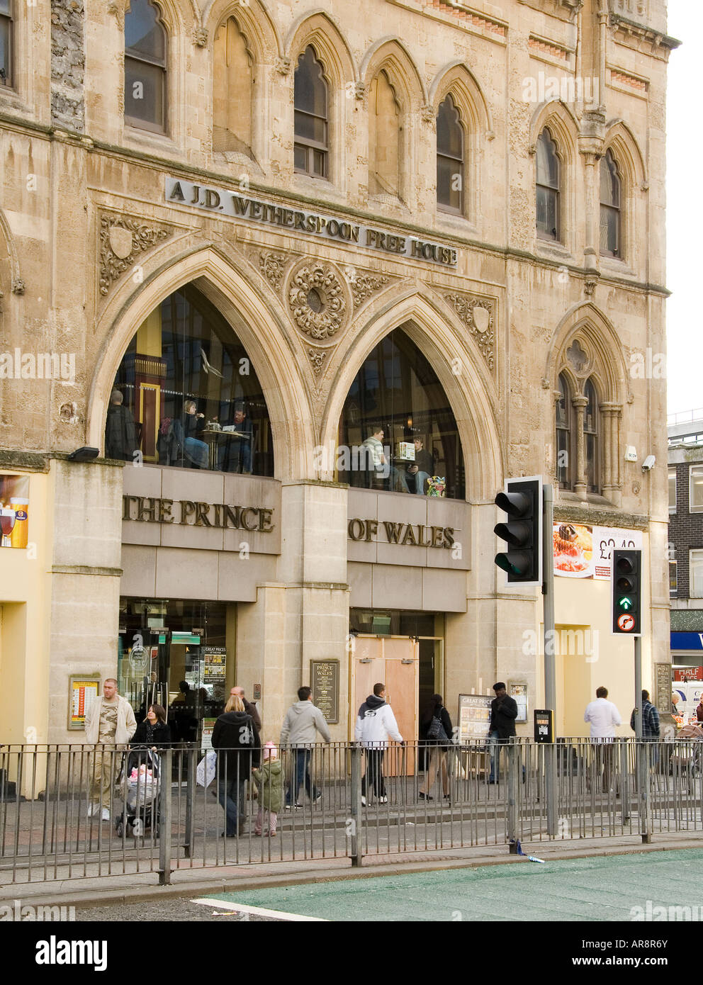Prince of Wales public Wetherspoons, maison bois St Cardiff Banque D'Images
