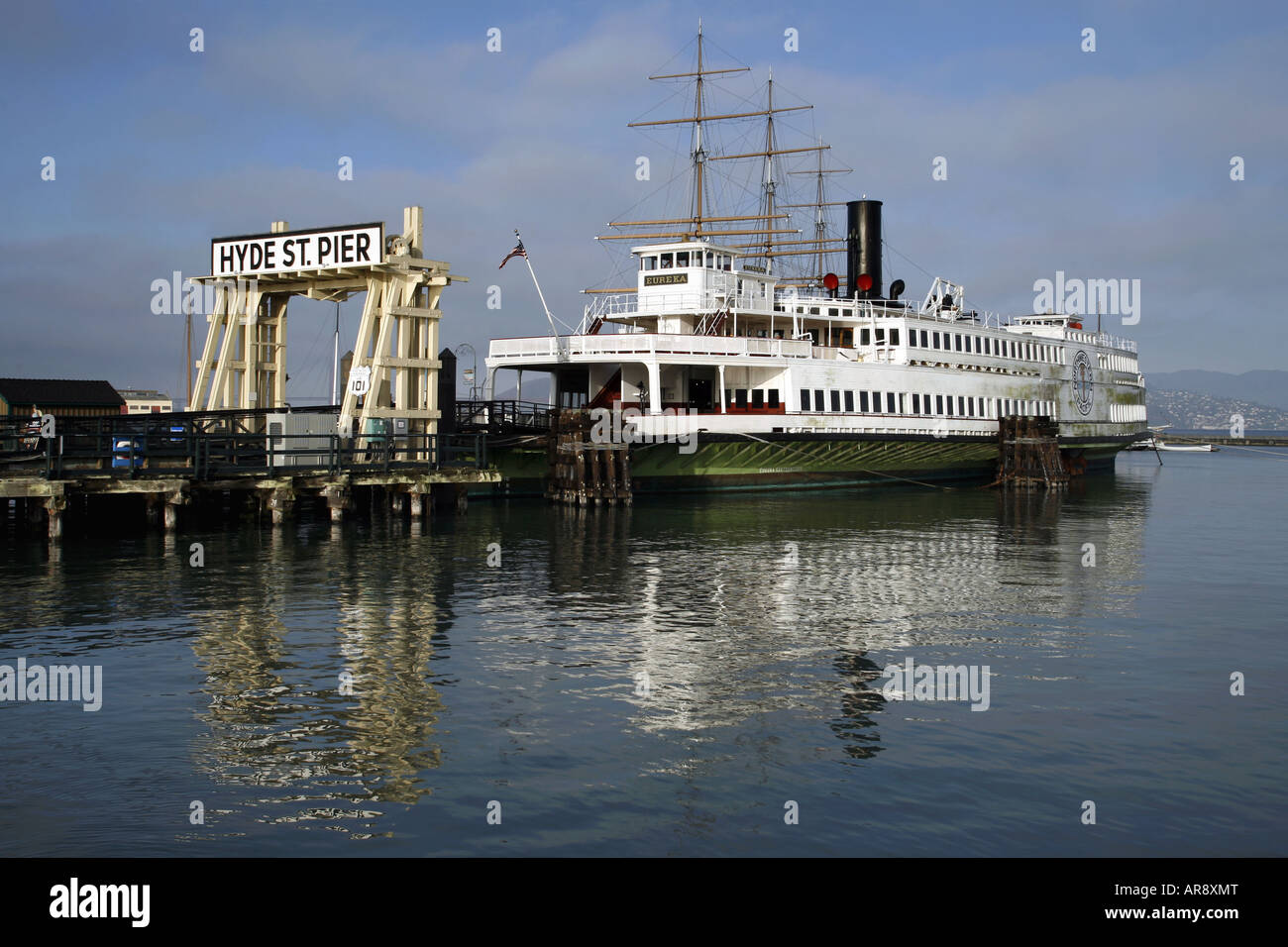 Ferry, Eureka, Hyde Street Pier, San Francisco, California, USA Banque D'Images