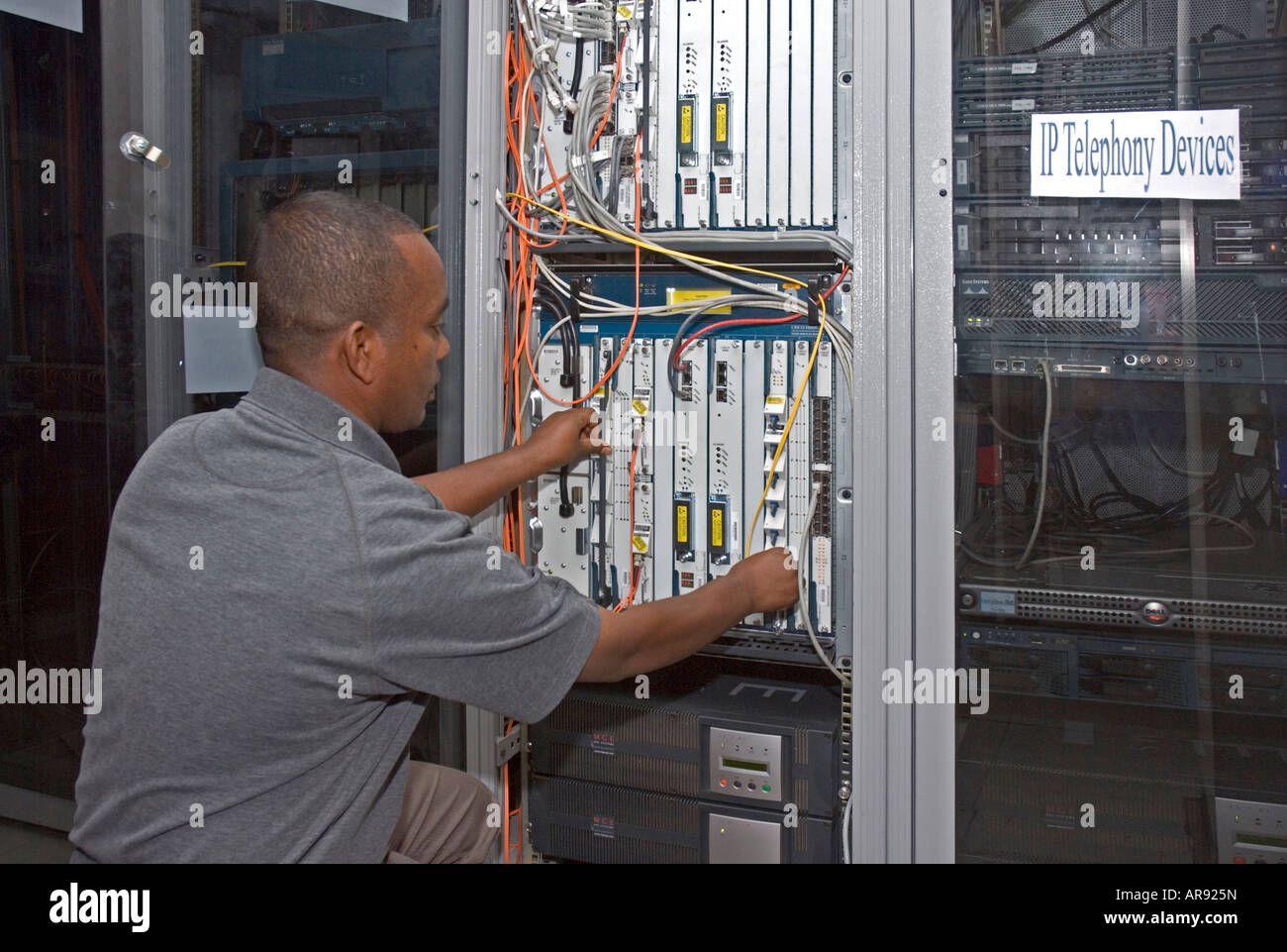 Ingénieur en télécommunications à l'Ethiopian Telecommunications Commission, Addis Abeba, Ethiopie Banque D'Images