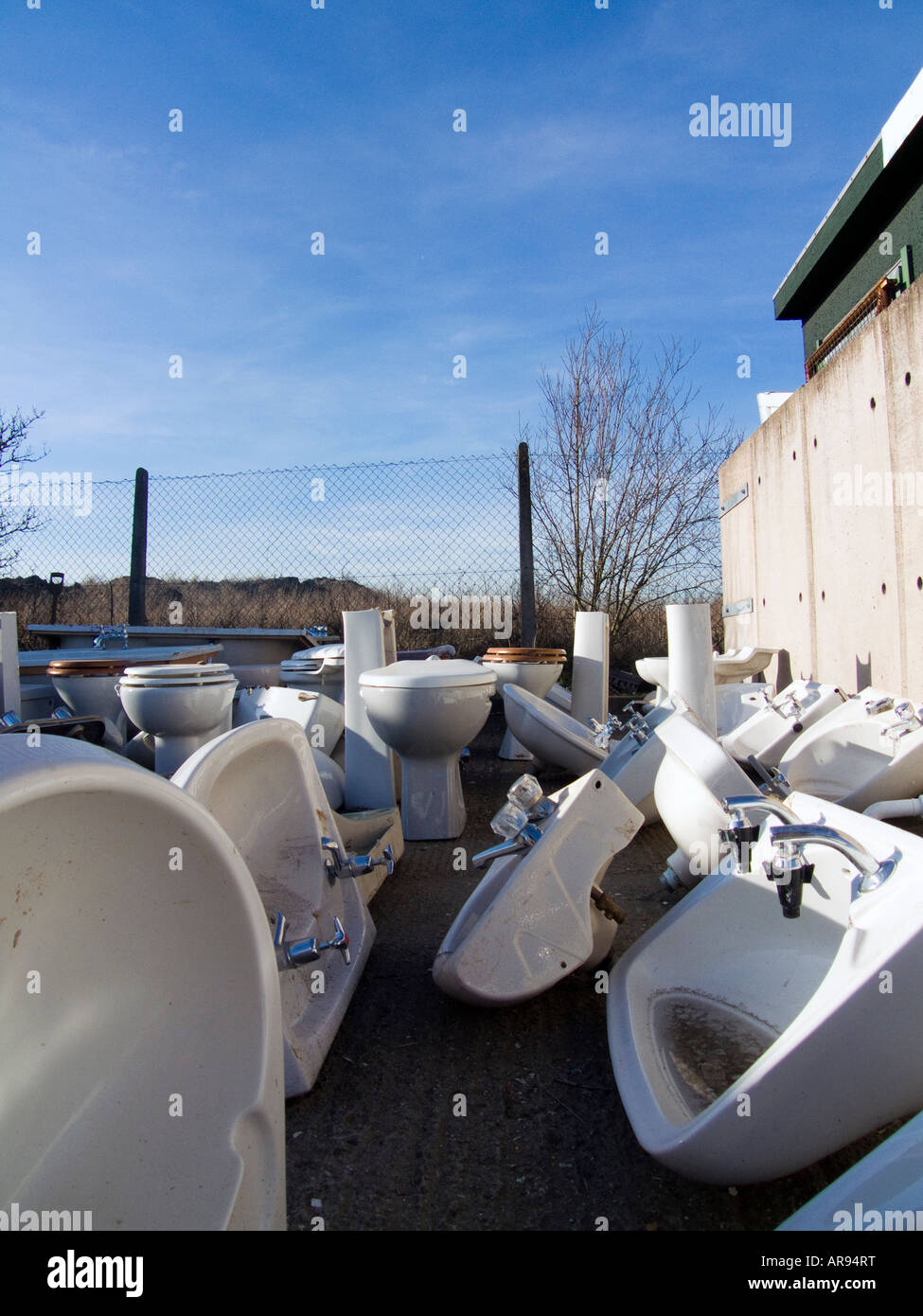 Accessoires de salle de bains et les suites à un centre de recyclage Banque D'Images