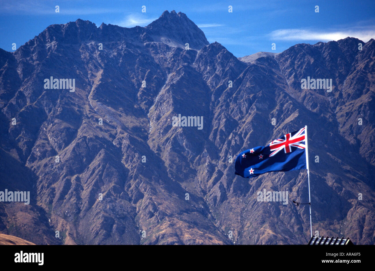 Drapeau de la Nouvelle-Zélande Les Remarkables Queenstown ile sud Nouvelle Zelande Banque D'Images