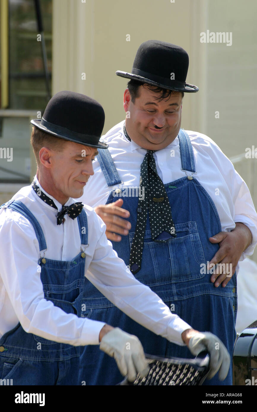 Laurel et Hardy assimilés ensemble à Goodwood Revival Banque D'Images