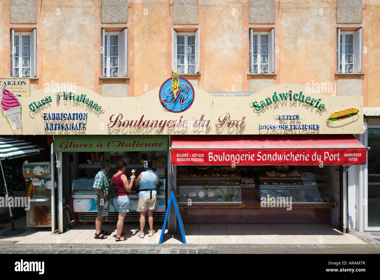 Harboufront sandwich shop, place des portes, St Florent, le Nebbio, Corse, France Banque D'Images