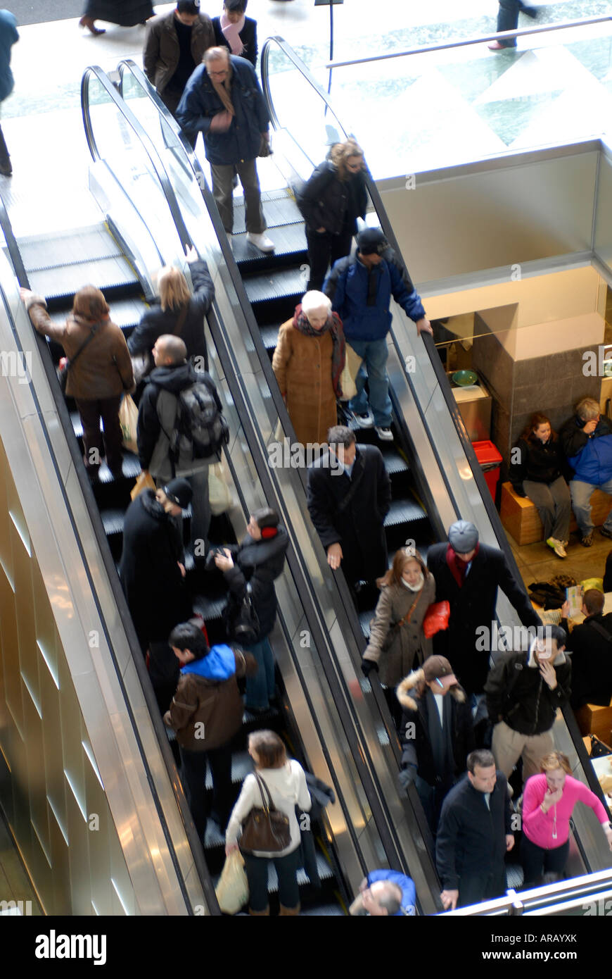 Time Warner Center escaliers mécaniques Banque D'Images