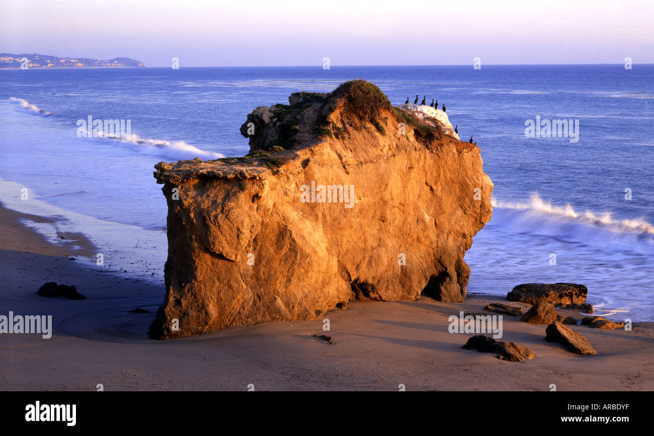 Les roches saillantes à El Matador State Beach Malibu Los Angeles County California USA Banque D'Images