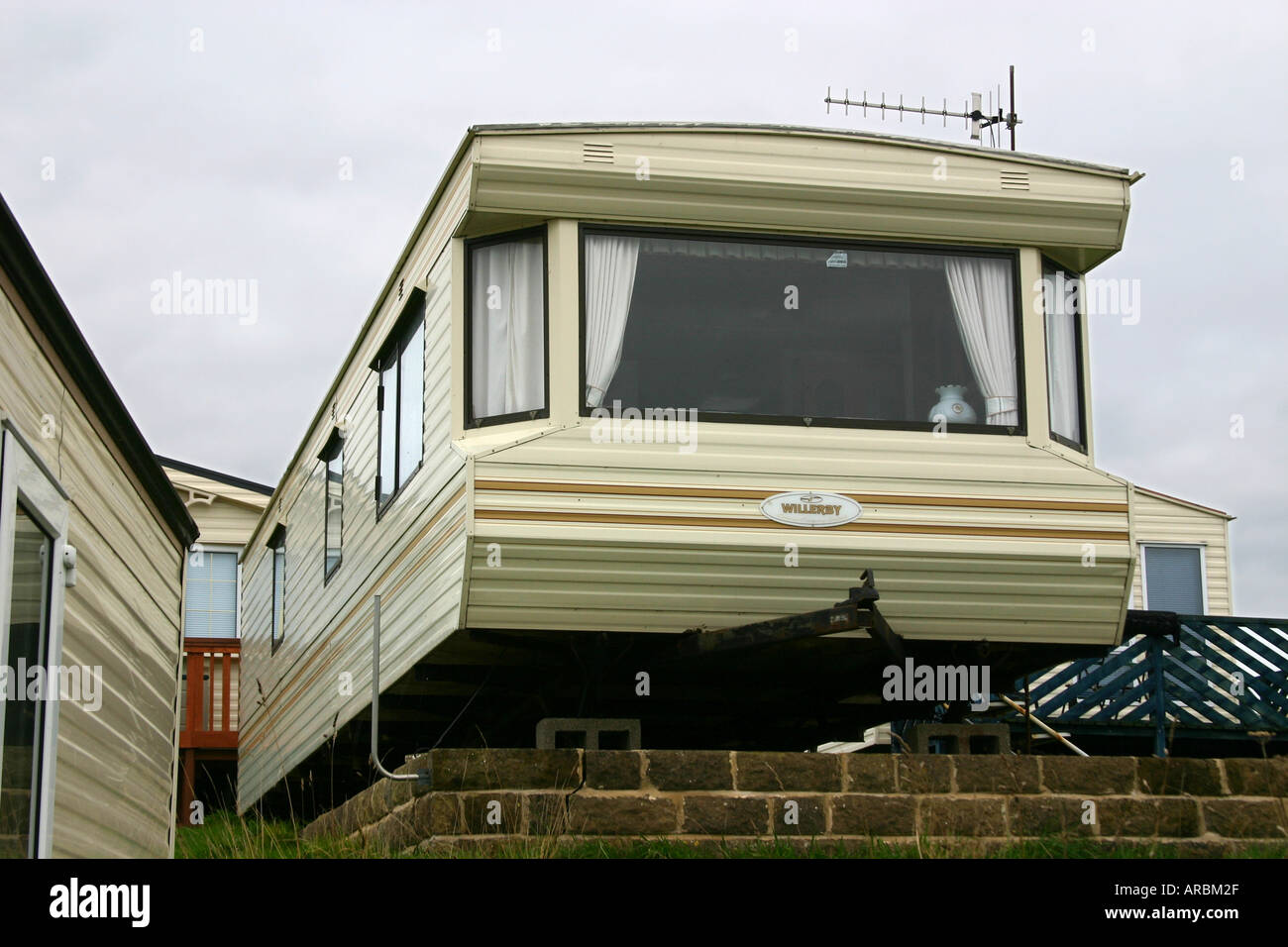 Maison de vacances mobil-home situé haut avec vue. Banque D'Images