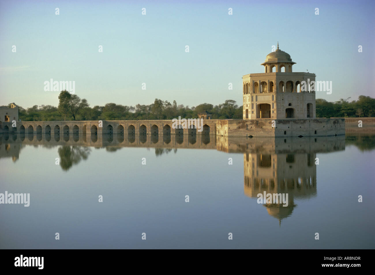 Hiran Minar, 43km de Lahore, Punjab, Pakistan, Asie Banque D'Images