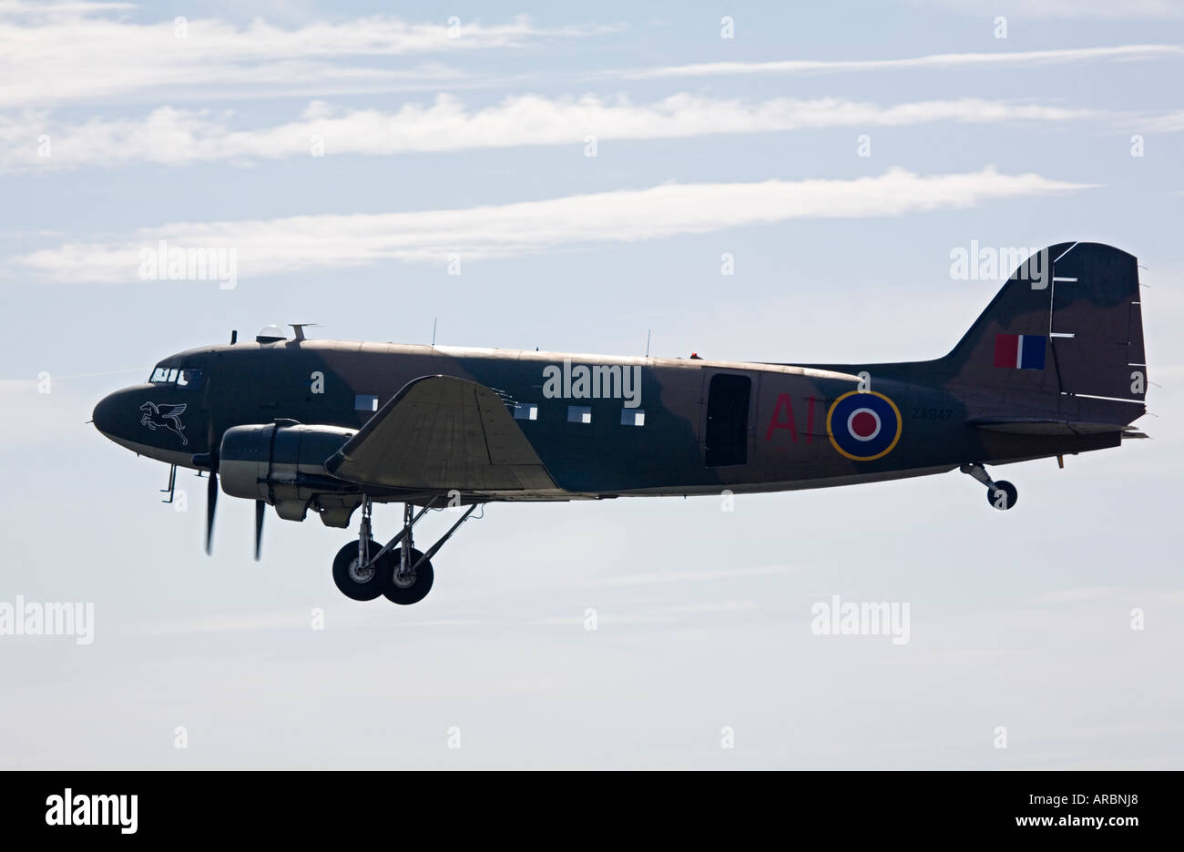 Pegasus 267 Squadron Raf Couleurs D Avion De Transport Dakota De Battle Of Britain Memorial Flight Decoller Photo Stock Alamy