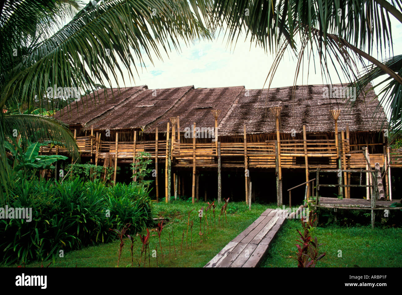 Iban longhouse Malaisie Sarawak Damai Beach Banque D'Images