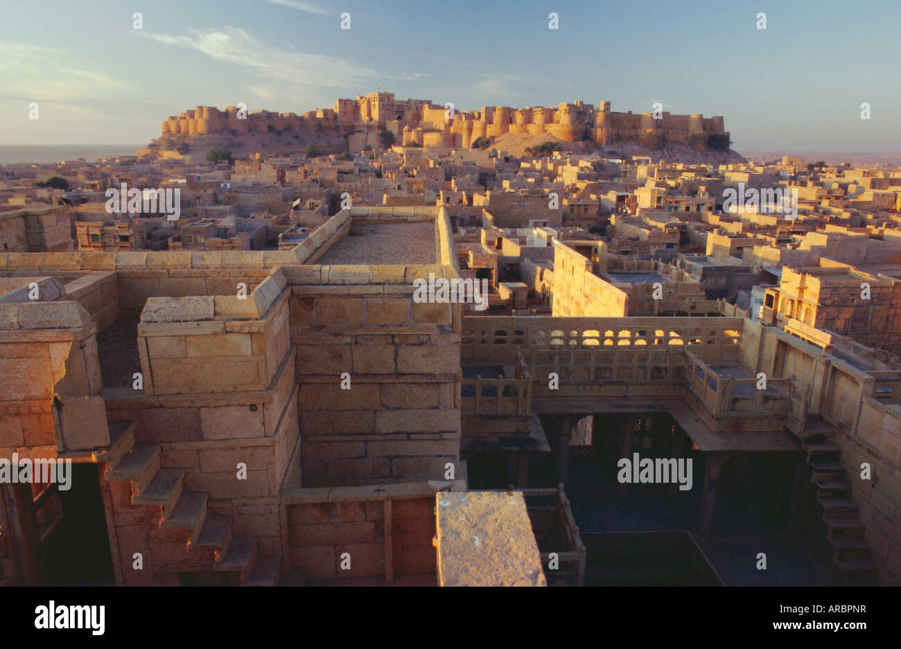 Vue de Fort de Jaisalmer, qui dispose de 99 bastions autour de sa circonférence, Jaisalmer, Rajasthan, India Banque D'Images