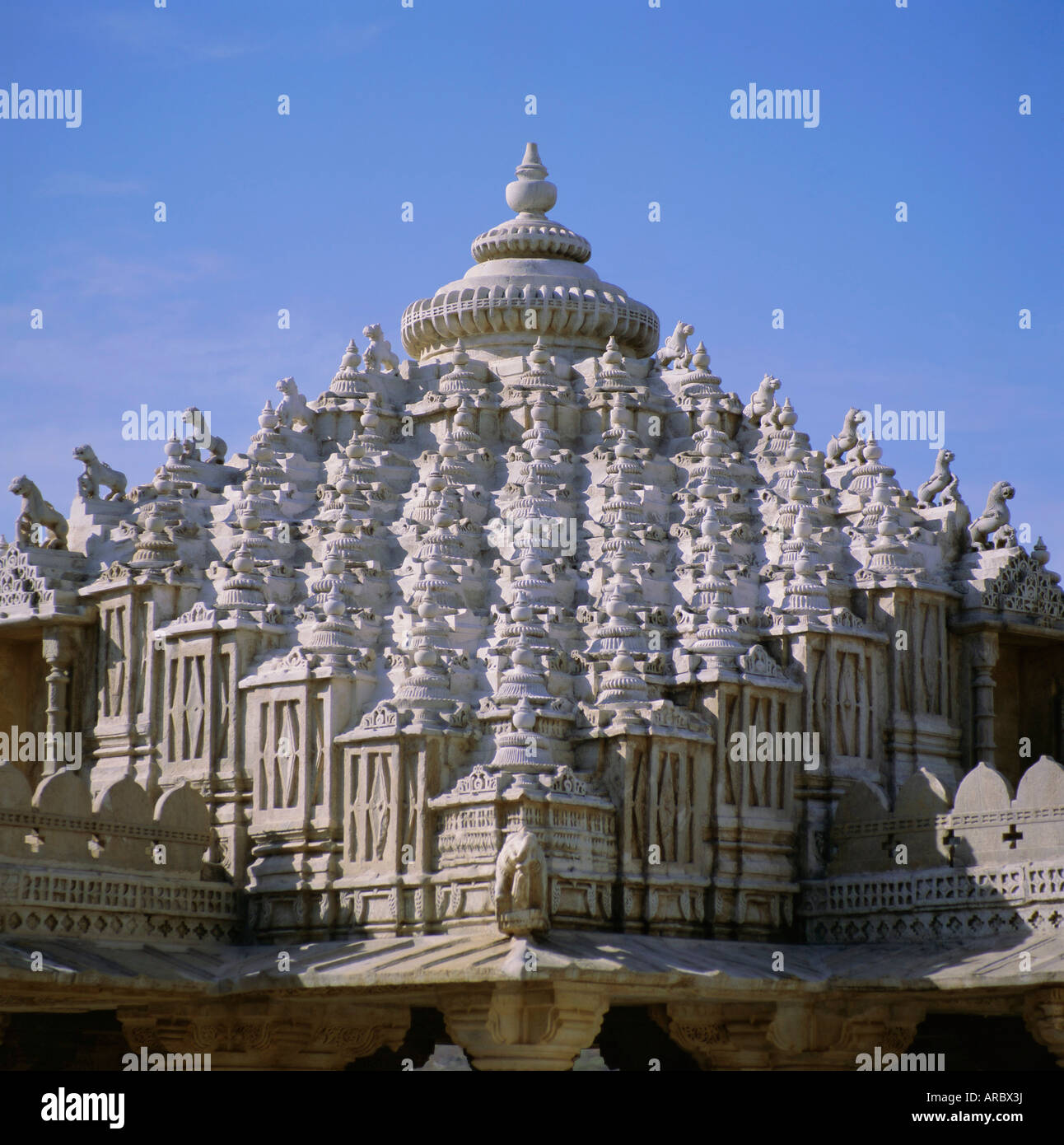 Close up de la coupole principale du temple de Jain, 1437 AD, Ranakpur, Rajasthan, Inde, Asie Banque D'Images