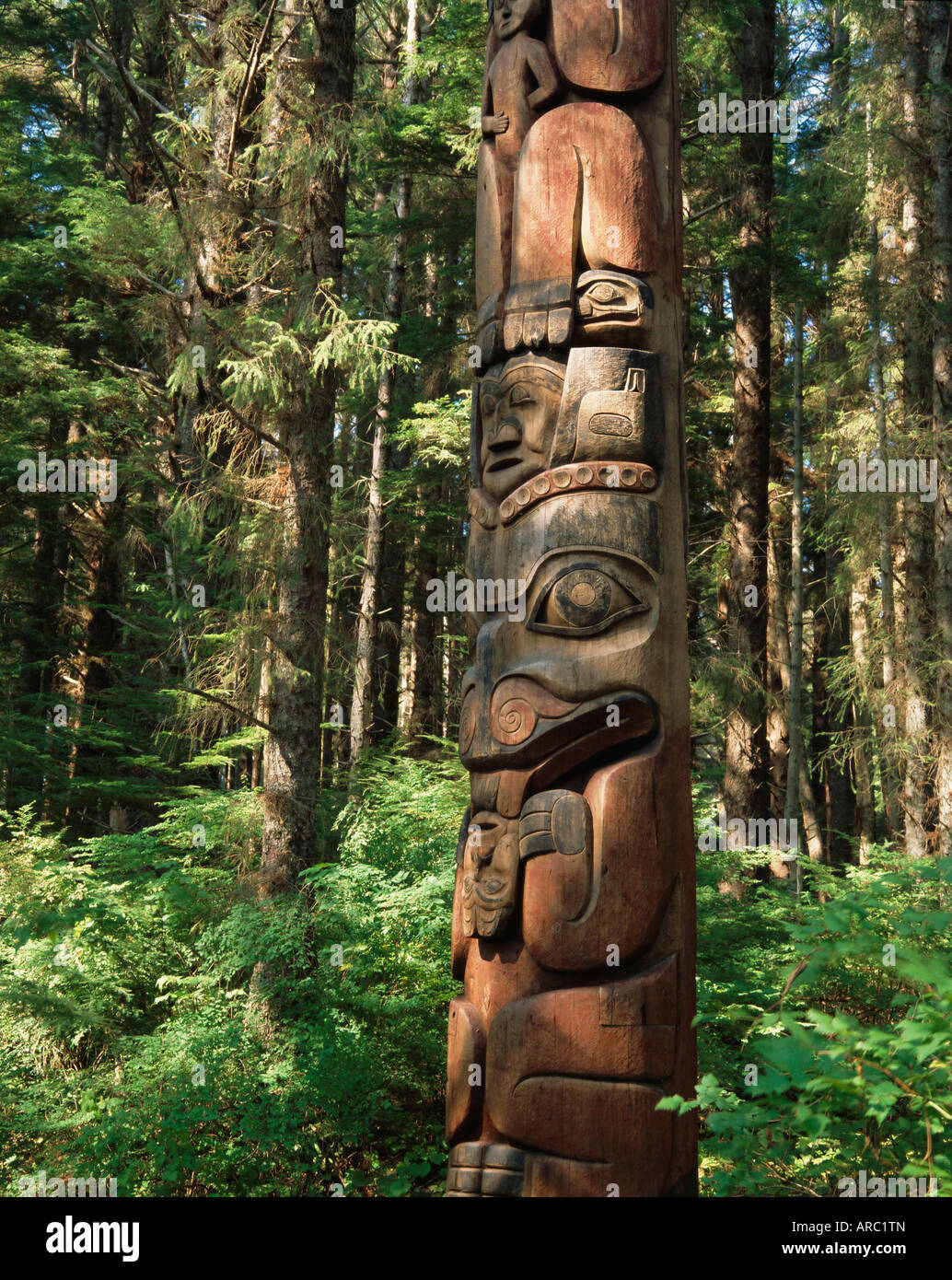 Totem, Sitka, Alaska, USA, Amérique du Nord Banque D'Images